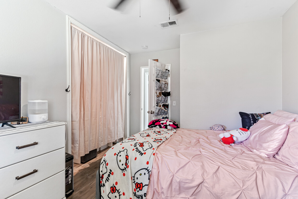 Primary Photo - 37829 Antibes Ct