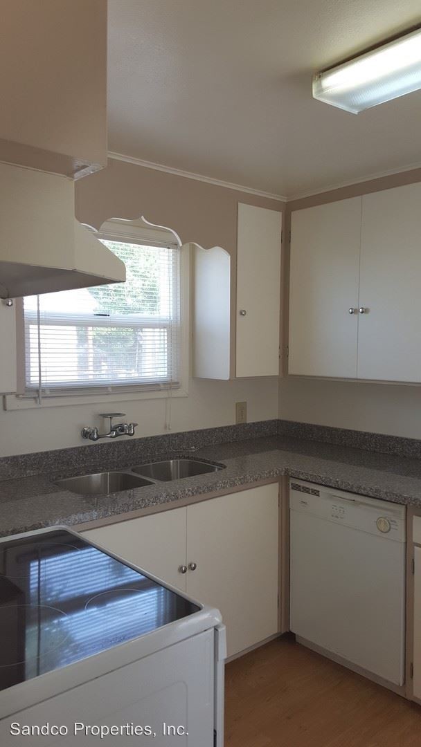 Foto del edificio - 4 br, 1 bath House - 651 N Hawthorne