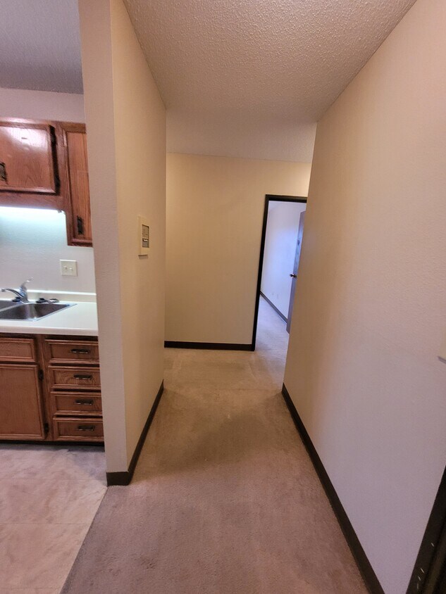 Primary Photo - 1408 Oak Manor Ave S