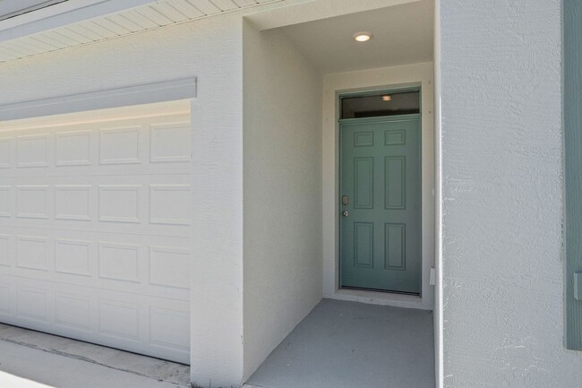Foto del edificio - Spacious 4BR House in Port Saint Lucie