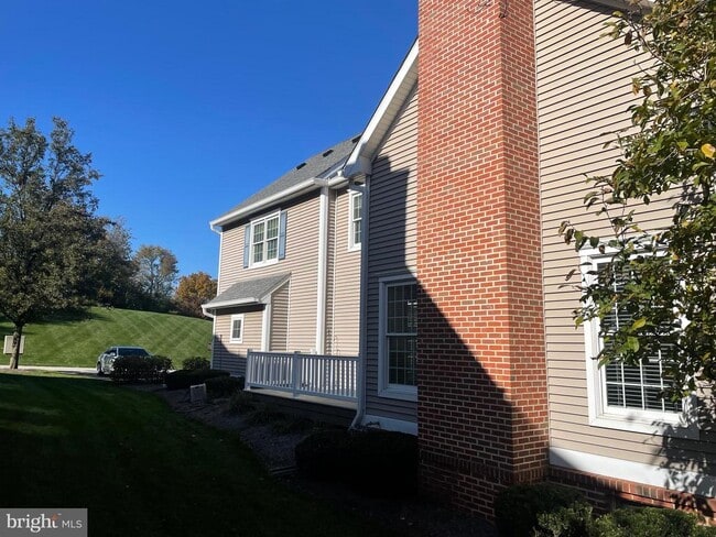 Building Photo - 480 Braceland Dr