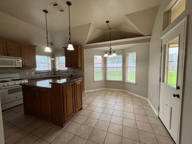Building Photo - 1806 Sand Stone Dr