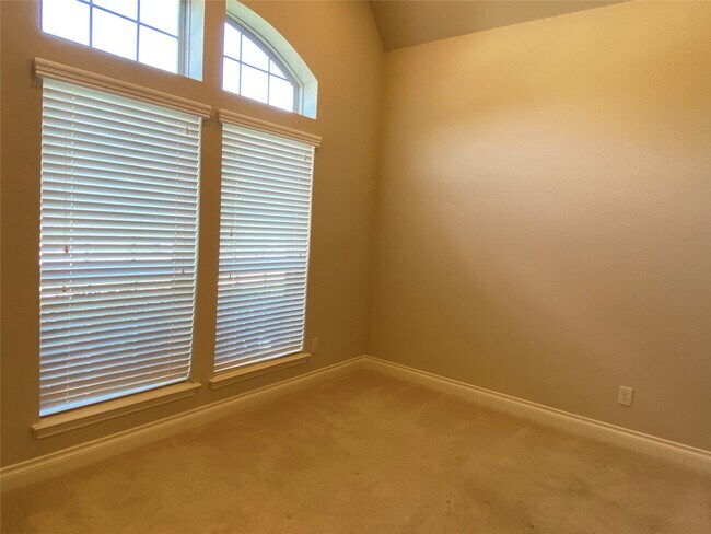 Building Photo - 5922 Solara Ledge Ln