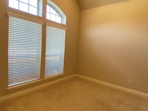 Building Photo - 5922 Solara Ledge Ln