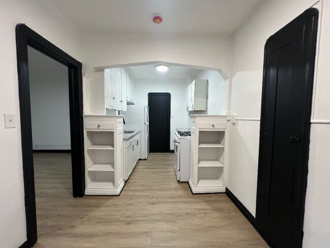 Foto del edificio - 1411 Roycroft Ave