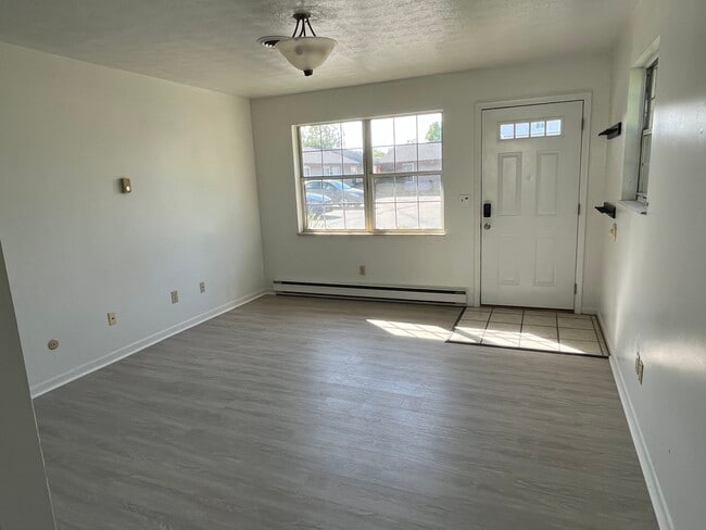 Building Photo - 1020 Arrowhead Dr