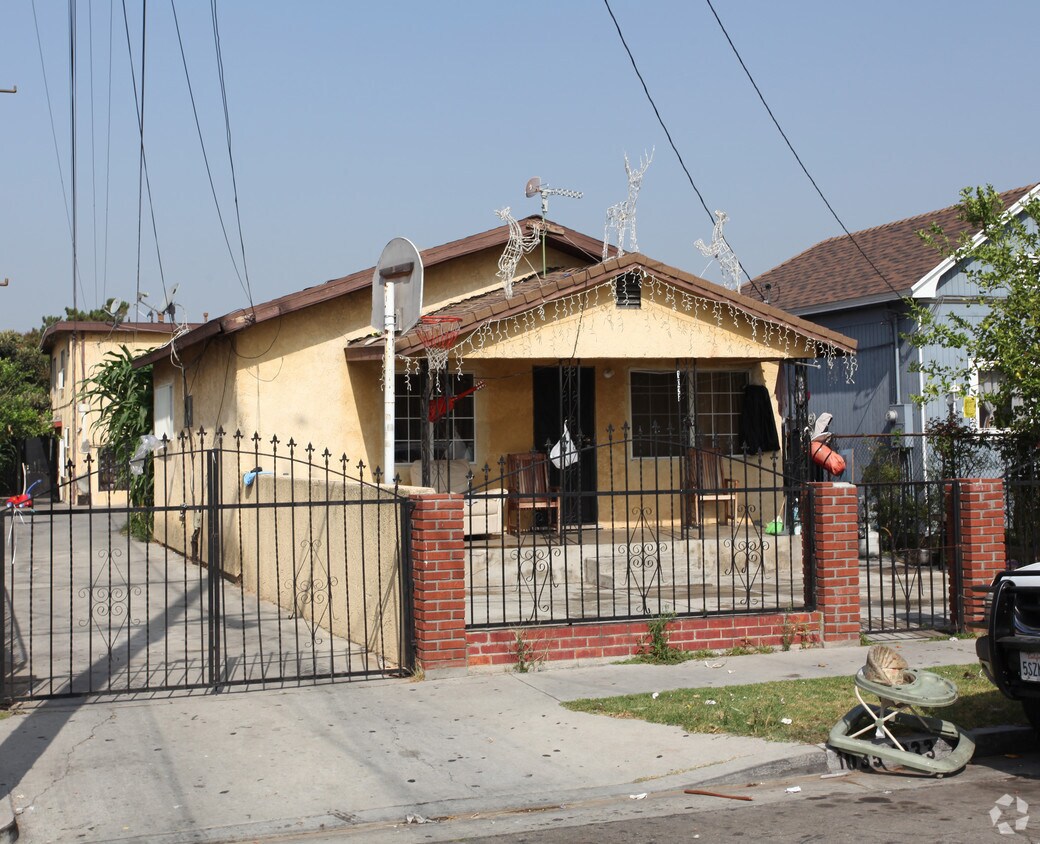 Primary Photo - 1033 S Gage Ave
