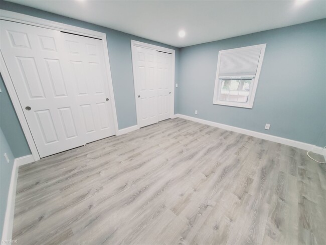 Building Photo - 1 br, 1 bath Condo - 100 Buckingham Dr Unit 1