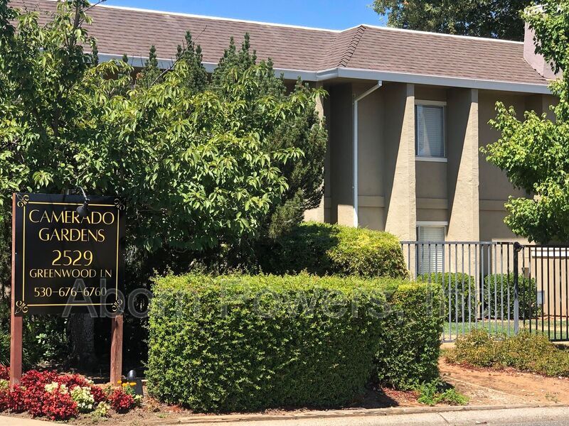 Foto principal - 2529 Greenwood Ln