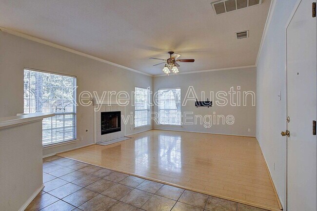 Foto del edificio - 1708 Woods Blvd