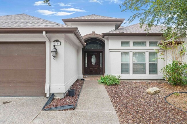 Building Photo - 3814 Sandcliff Dr