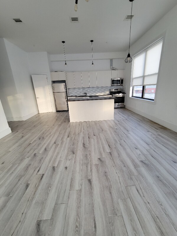 300 Hoyt St Unit 213, Kearny, NJ 07032 Room for Rent in Kearny, NJ