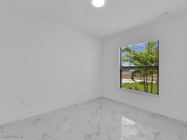 Foto del edificio - 4738-4740 Douglas Ln