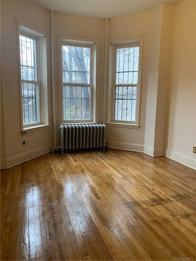 Building Photo - 262 Troy Ave