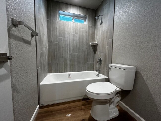 Building Photo - Coming Soon! 2 Bed/1 Bath Home