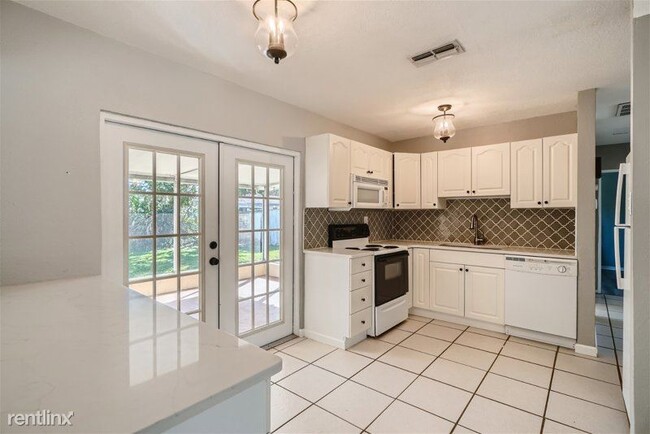 Building Photo - 2 br, 1 bath House - 4813 Lake Charles Dri...