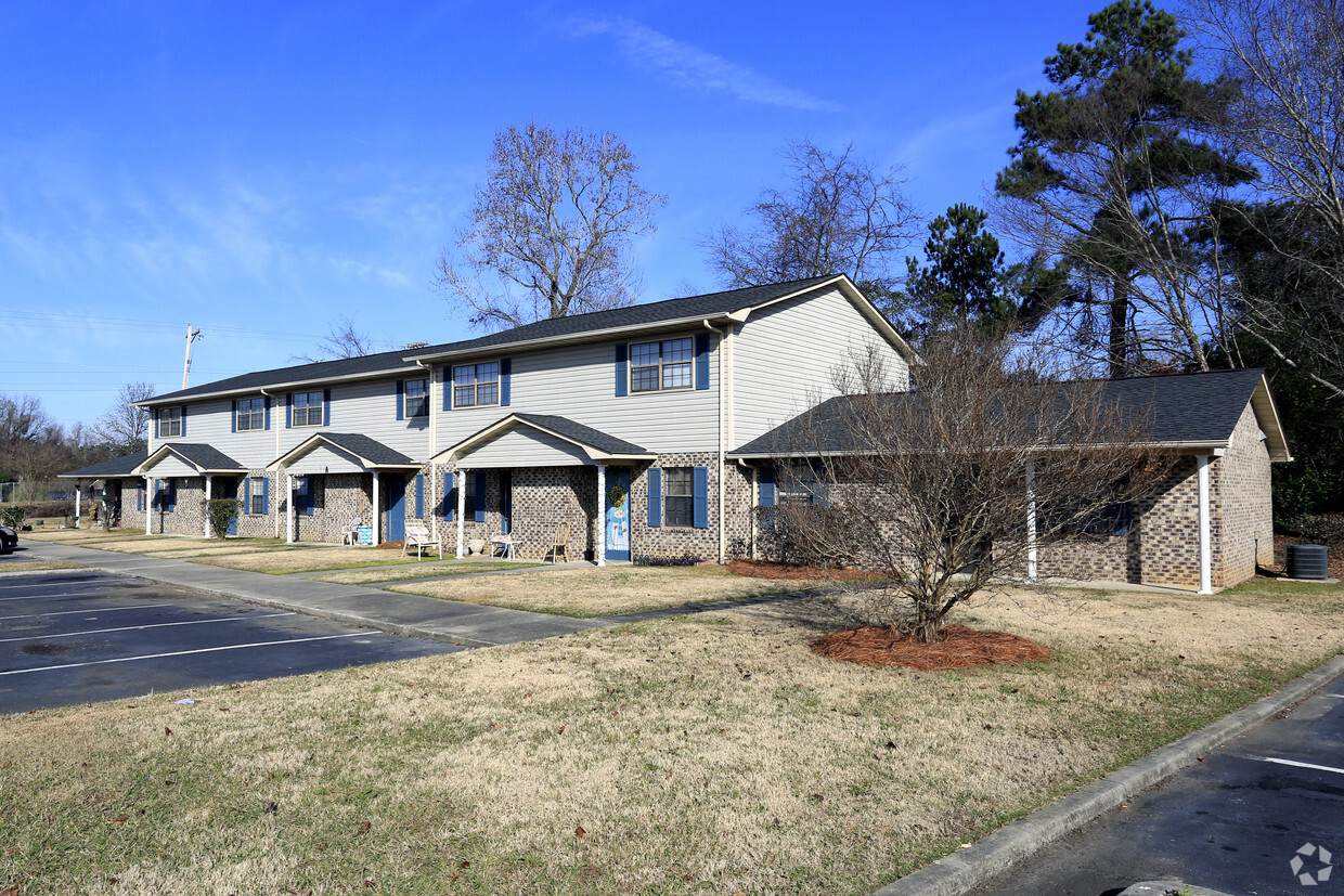 Primary Photo - Plantation Apartments