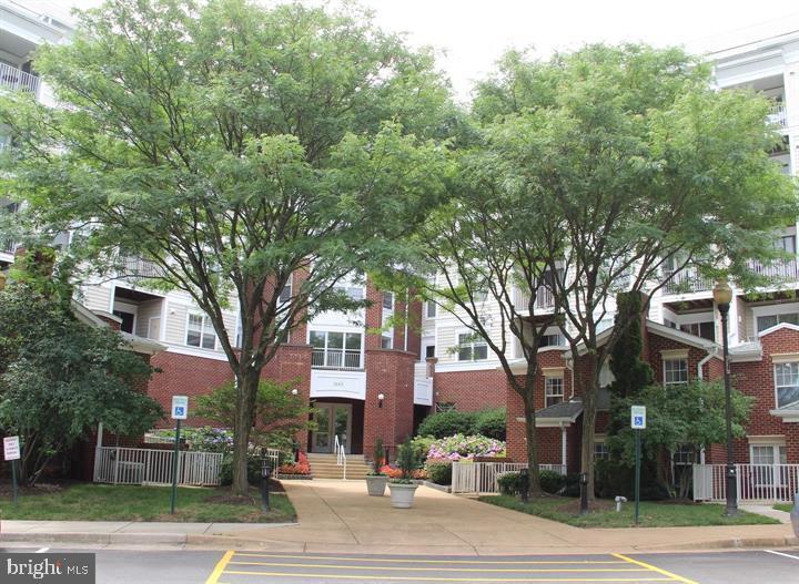 Foto principal - 1645 International Dr