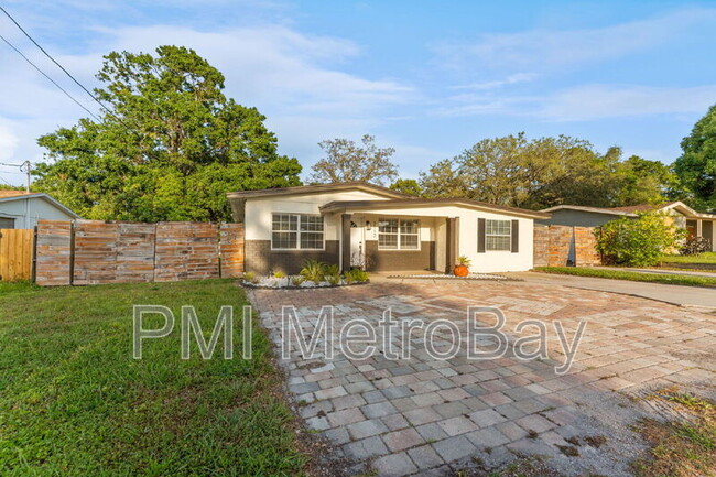 Building Photo - 2112 Ranchita Trail