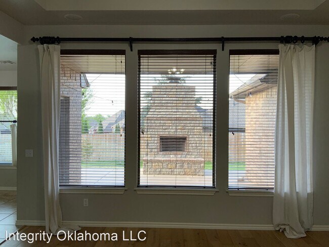 Building Photo - 5 br, 4 bath House - 4608 NW 162nd Street