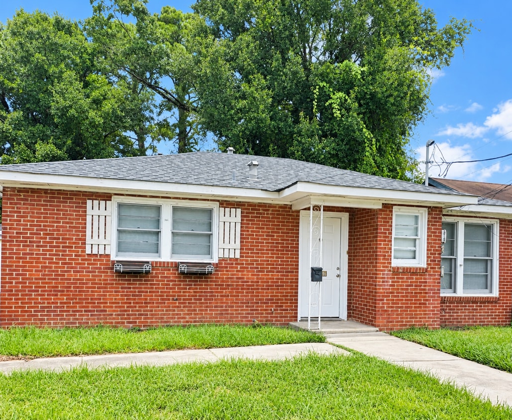 Photo - 3047 Evangeline Street