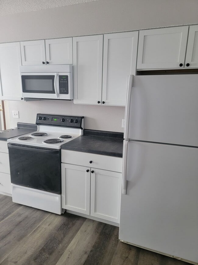 Building Photo - Norwalk 3 BDRM