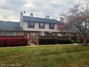 Building Photo - 38872 Country Cir