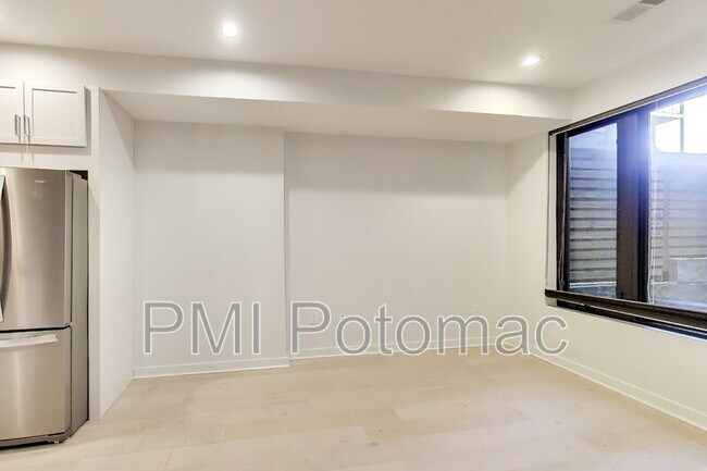 Foto del edificio - 531 Kennedy St NW