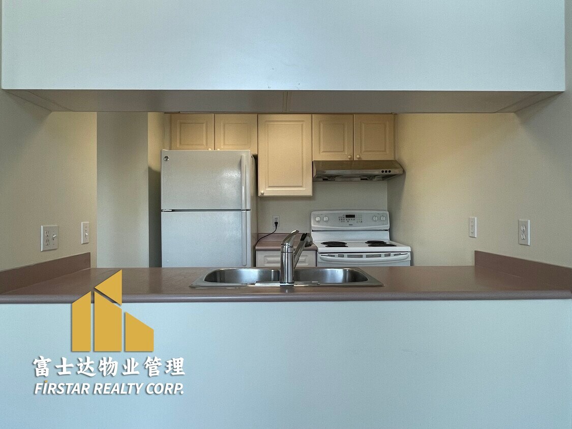 4950 Joyce St Unit 4xx, Vancouver, BC V5R 4G6 - Condo for
