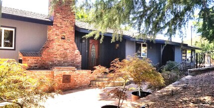 Building Photo - 268 Lake Sherwood Dr
