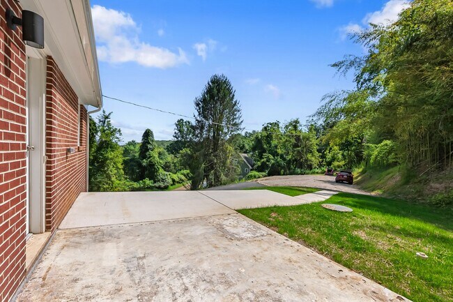 Foto del edificio - 4 bedoom 2 bath home in Blacksburg VA!