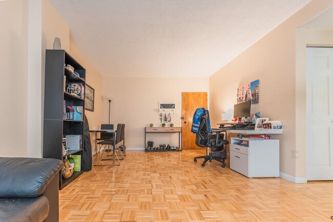 Photo - BROOKLINE 1 BED AVAILABLE FOR AN AUGUST 1ST MOVE-IN House