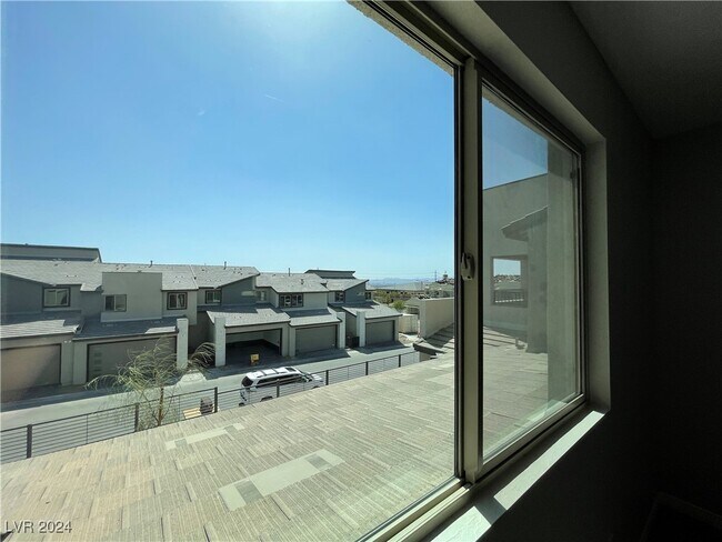Foto del edificio - 482 Fairview Hills St