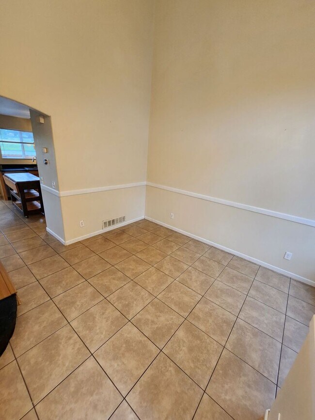 Foto del edificio - 4556 Gunbarrel Dr