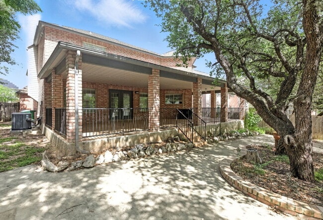 Building Photo - "Spacious 4-Bedroom San Antonio Retreat wi...