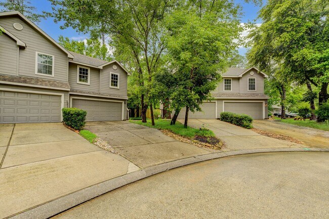 Foto del edificio - Stylish Woodlands Home Steps from H-E-B & ...