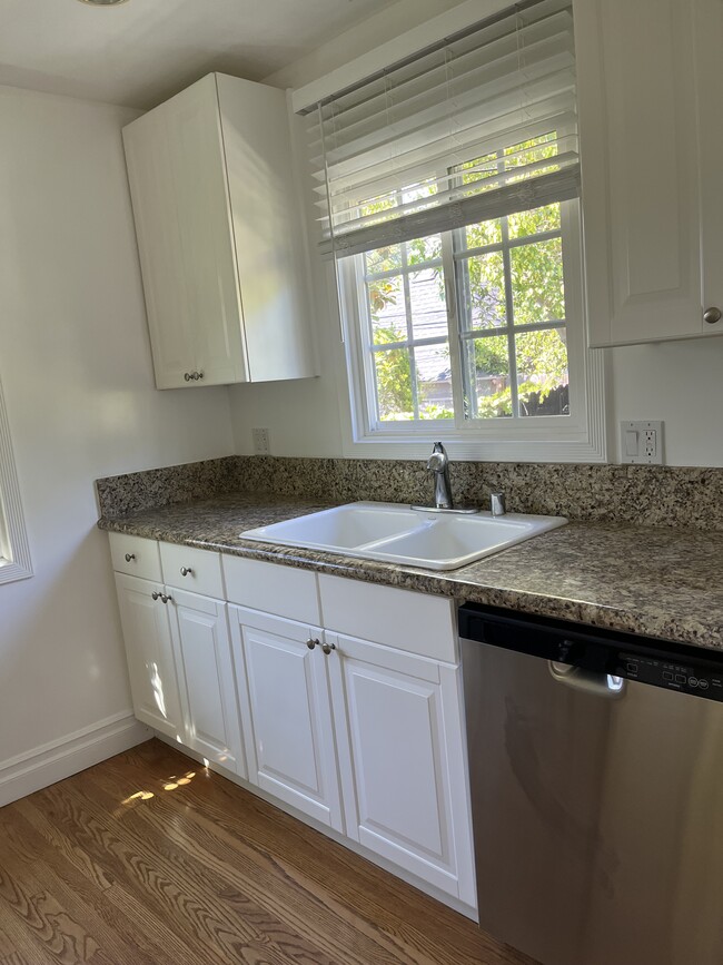 FULL KITCHEN - 10949 Massachusetts Ave