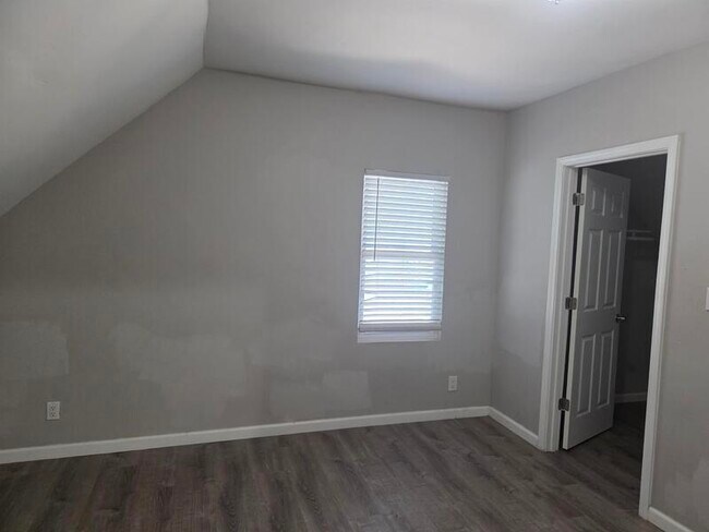 Photo - 136 N Belmont Ave Apartment