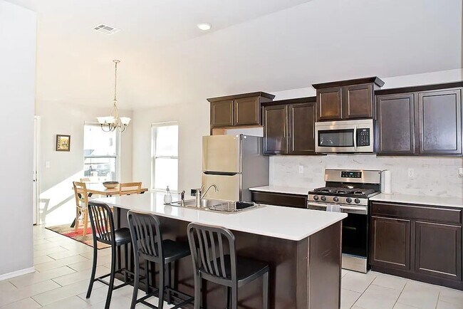 Building Photo - 4640 Crystal Clear Ln