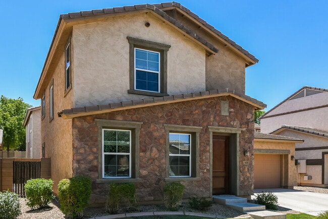 Building Photo - 4145 E Carla Vista Dr
