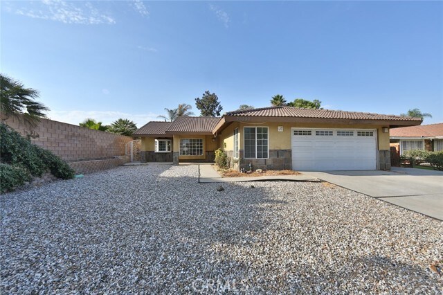 Foto principal - 25252 Delphinium Ave
