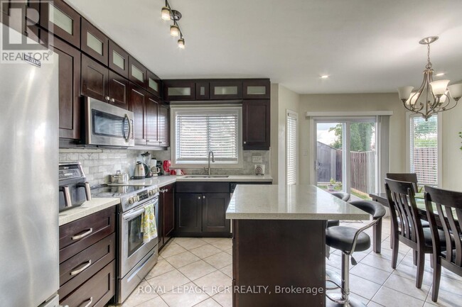 Building Photo - 74 Fountainbridge Dr