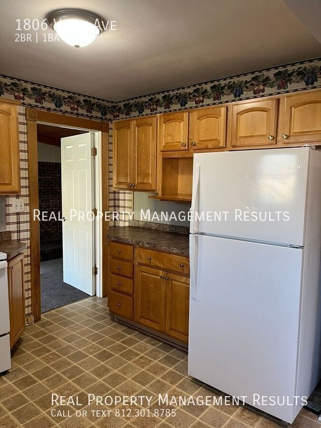 Building Photo - 1806 Vann Ave