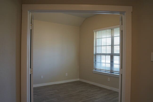 Building Photo - 3023 Jackmans Diamond