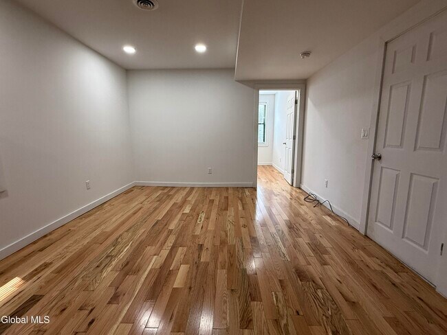 Foto del edificio - 479 2nd St
