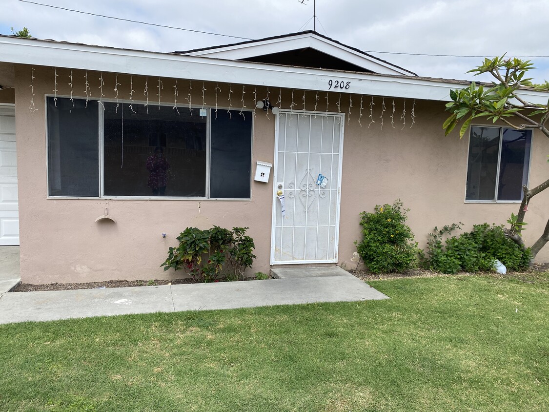 9208 Ramona St, Bellflower, CA 90706 House Rental in Bellflower, CA