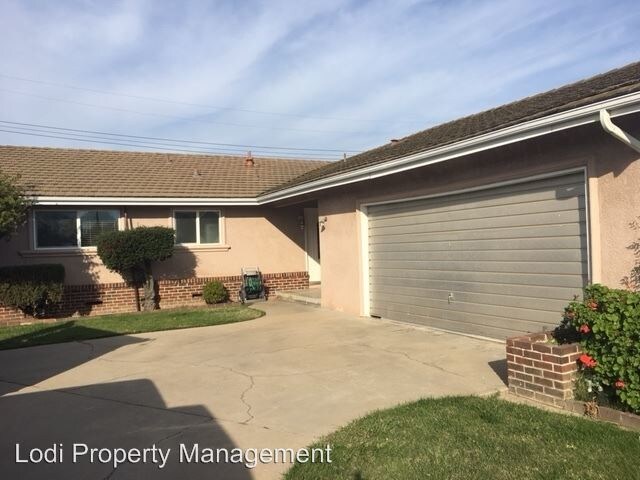 Building Photo - 1407 Mariposa Way