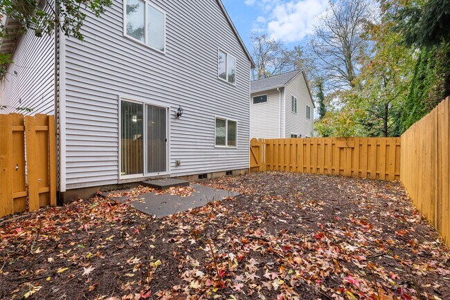 Building Photo - 3bed/1.5 Bath home - Available in SE Portl...