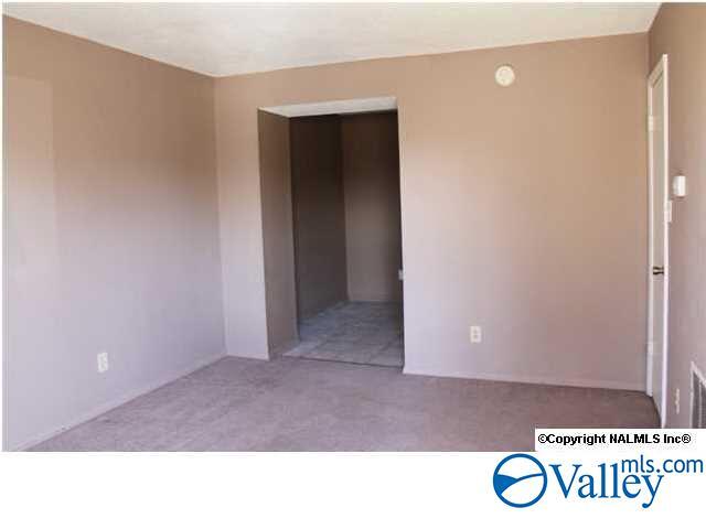 Building Photo - 908 Stevens Ct NE