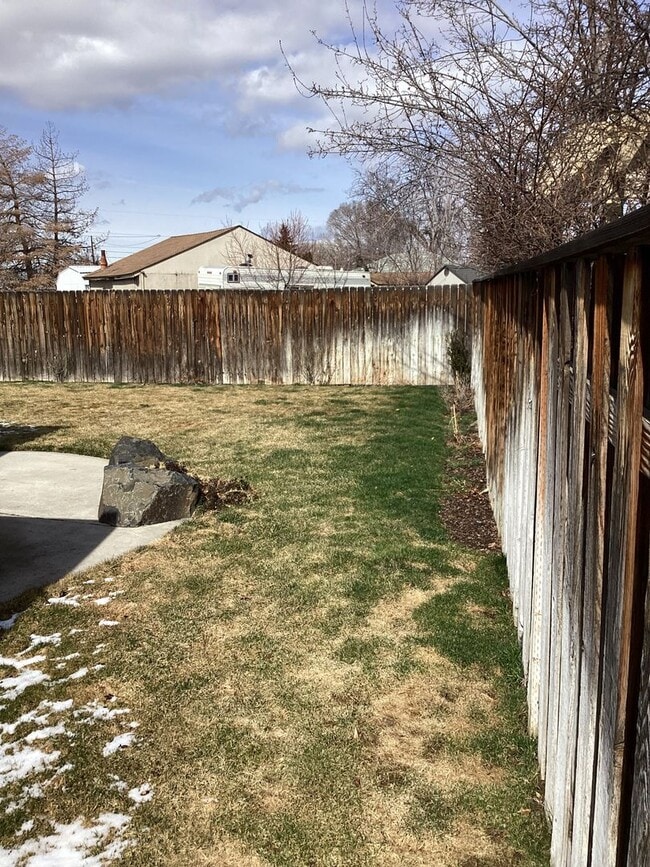 Foto del edificio - 1335-1335 NE Del Norte Ave